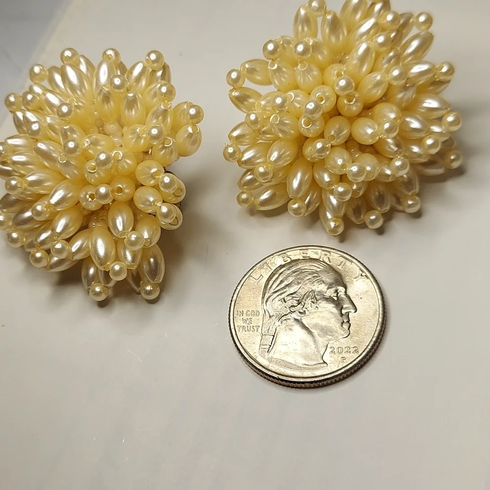 Vintage pearl cluster clip on earrings